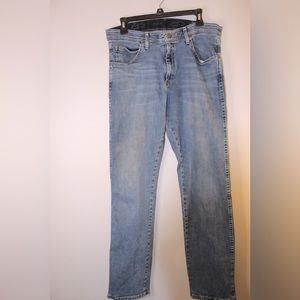 32x34 Mens medium wash wrangler jeans